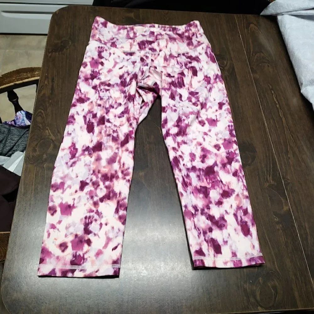 Old Navy Active White Purple Cropped Leggings Size Women's M